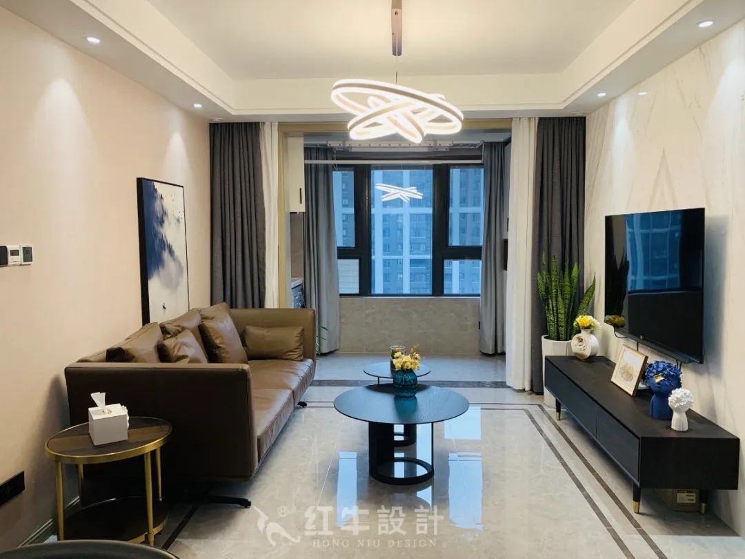 最美畢業(yè)照 ④--保利國(guó)際社區(qū)96㎡現(xiàn)代風(fēng)格“成品家”！01客廳