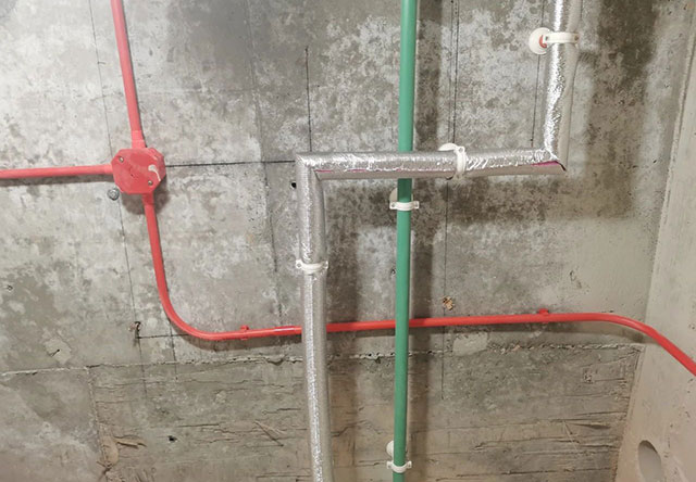 無體驗不裝修！帶您直擊紅牛裝飾水電、防水施工現(xiàn)場！