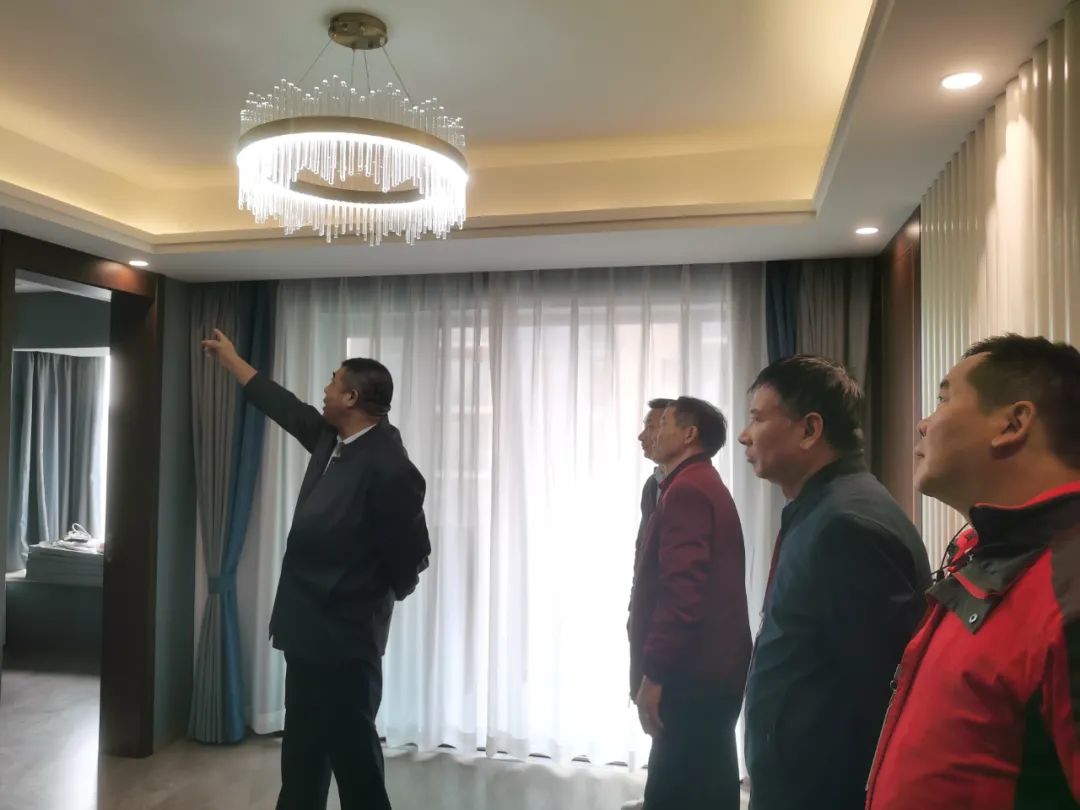 【雙十一】工程總監(jiān)親自帶隊(duì)巡檢，嚴(yán)守每個(gè)工地品質(zhì)，不負(fù)所托！
