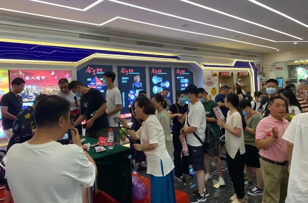 神秘大礼令人震惊！直击红牛装饰25周年庆活动现场，气氛太火爆！