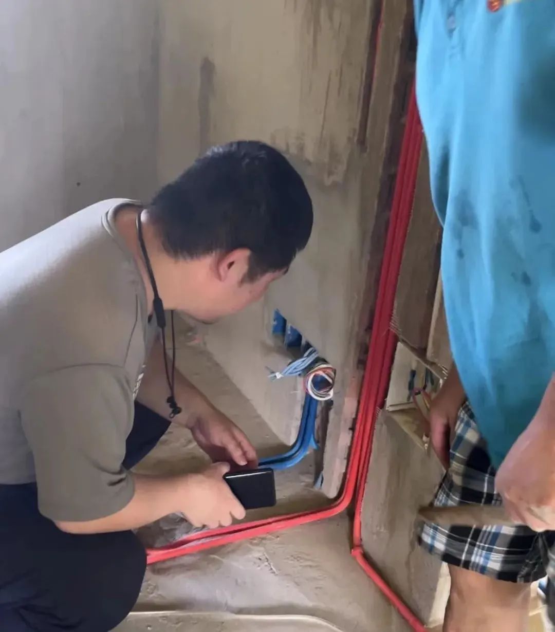 工地突擊巡檢｜無(wú)懼高溫，直擊40℃+的工地施工現(xiàn)場(chǎng)！