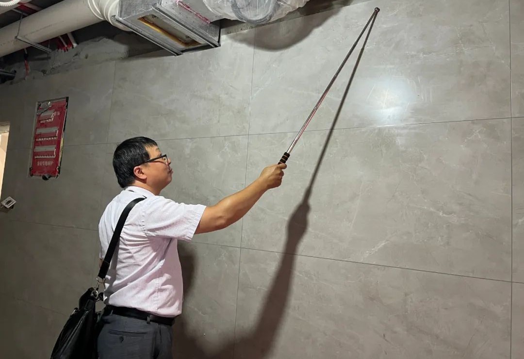 董事長親自帶隊突擊工地巡檢，為高品質裝修把關！