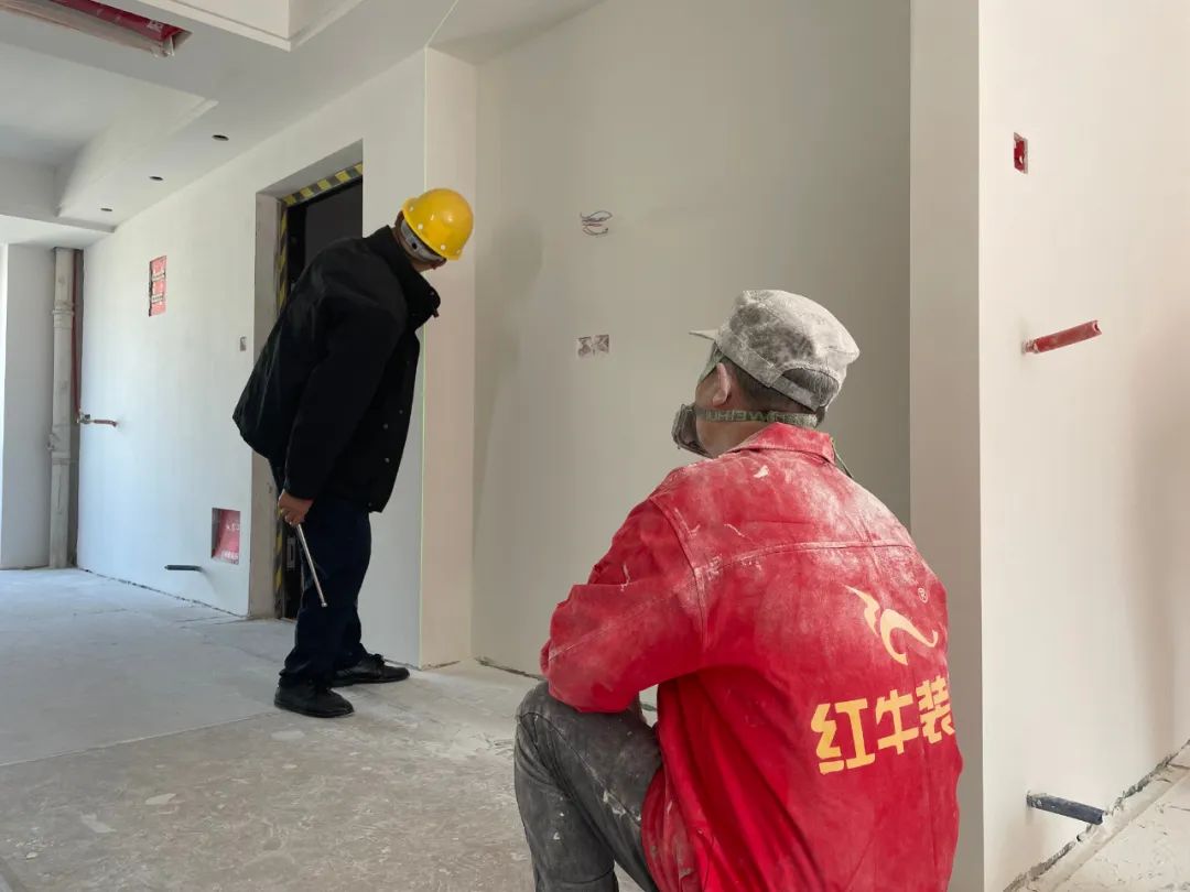 工地突擊巡檢｜揭秘紅牛裝飾品質(zhì)工程背后的“秘密”！