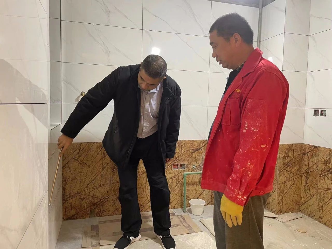 工地巡檢｜突擊地暖驗收現(xiàn)場，這個冬天，讓您家更溫暖、更安全！
