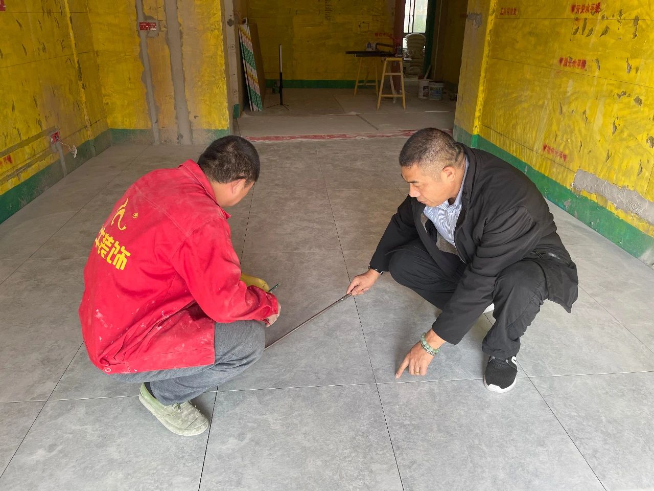 工地巡檢｜突擊地暖驗收現(xiàn)場，這個冬天，讓您家更溫暖、更安全！