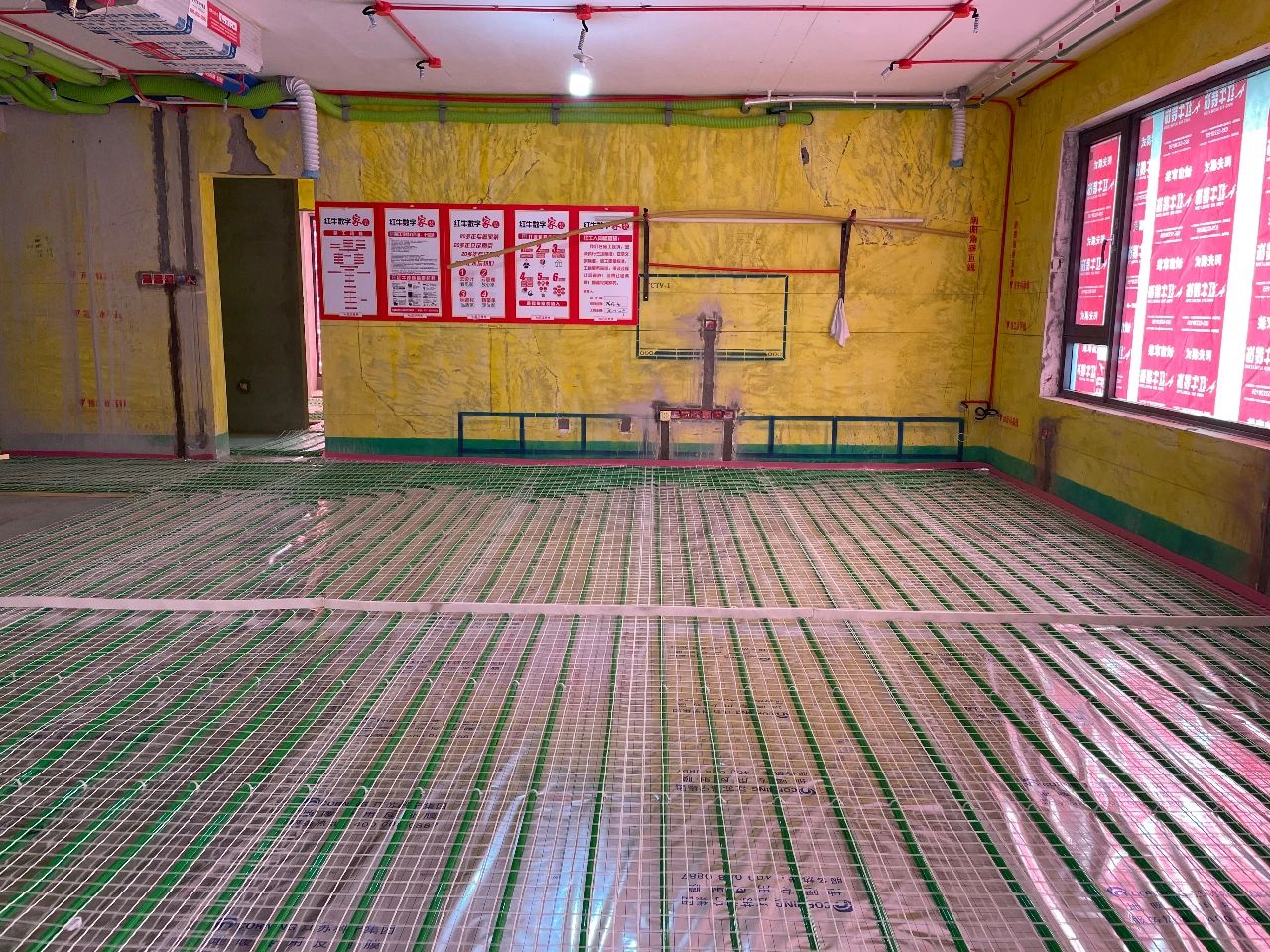 工地巡檢｜突擊地暖驗收現(xiàn)場，這個冬天，讓您家更溫暖、更安全！