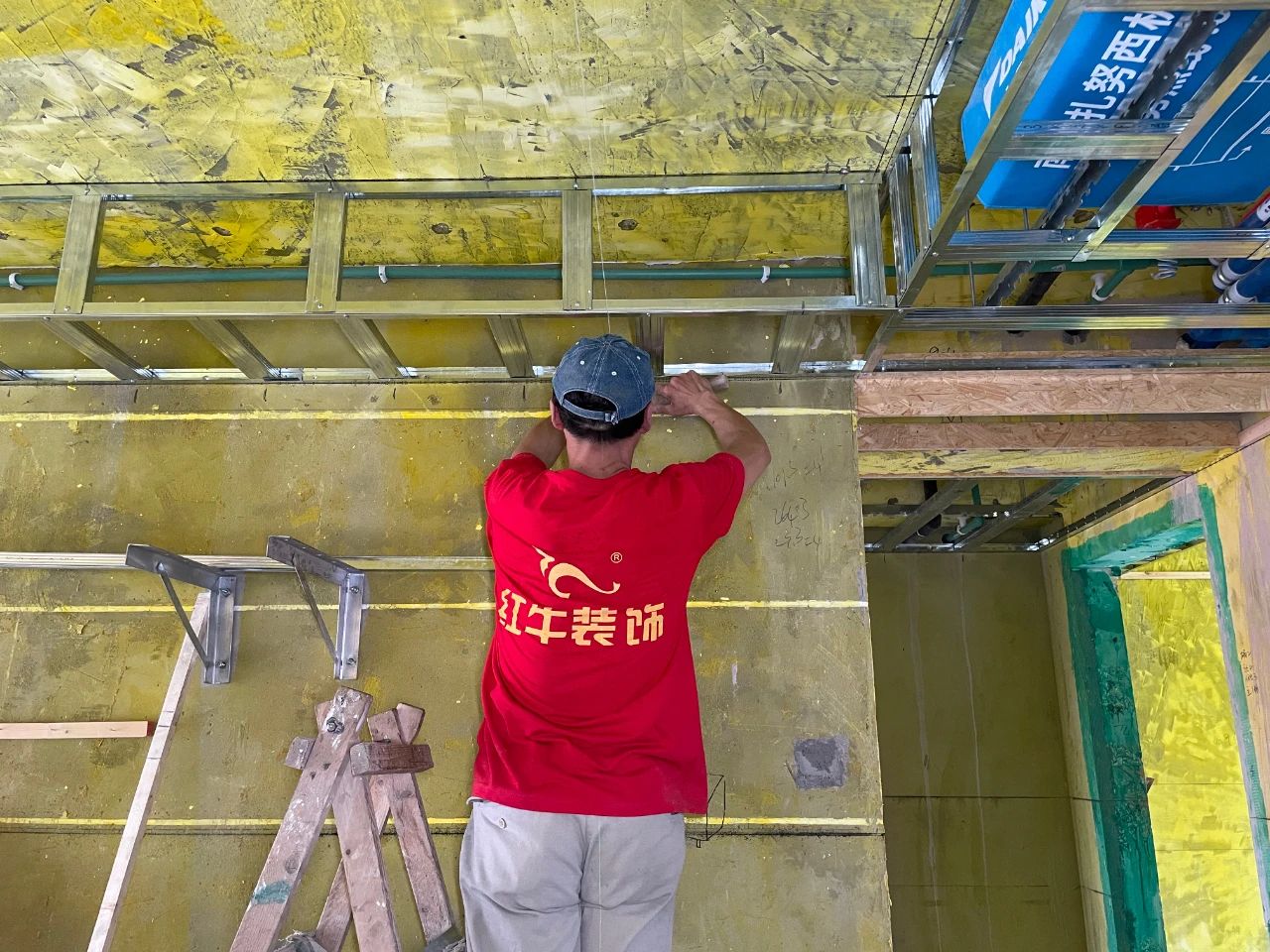 嚴控品質(zhì)，紅牛裝飾工程總監(jiān)→又雙叒叕帶隊去工地“找茬”了？！