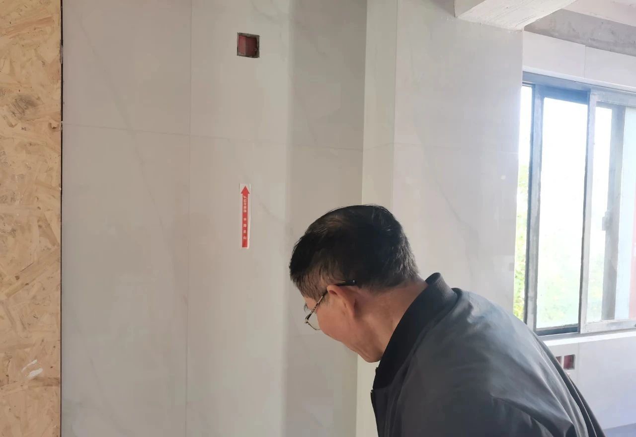 南京紅牛裝飾公司工地巡檢：雙11拼什么？我們在拼質(zhì)量！拼服務！