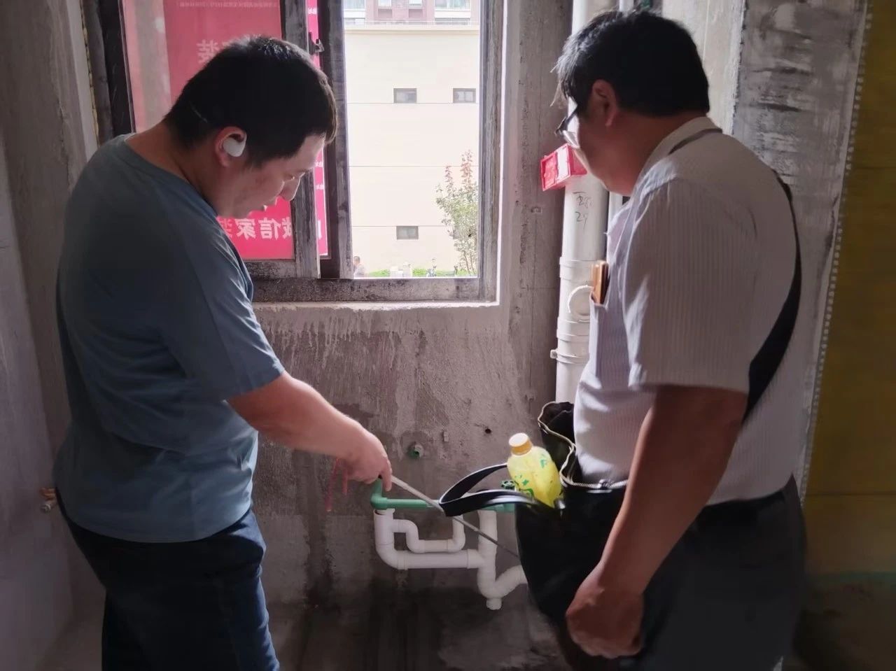 工地突擊巡檢：嚴(yán)苛落實(shí)工藝標(biāo)準(zhǔn)，全力護(hù)航工程質(zhì)量！
