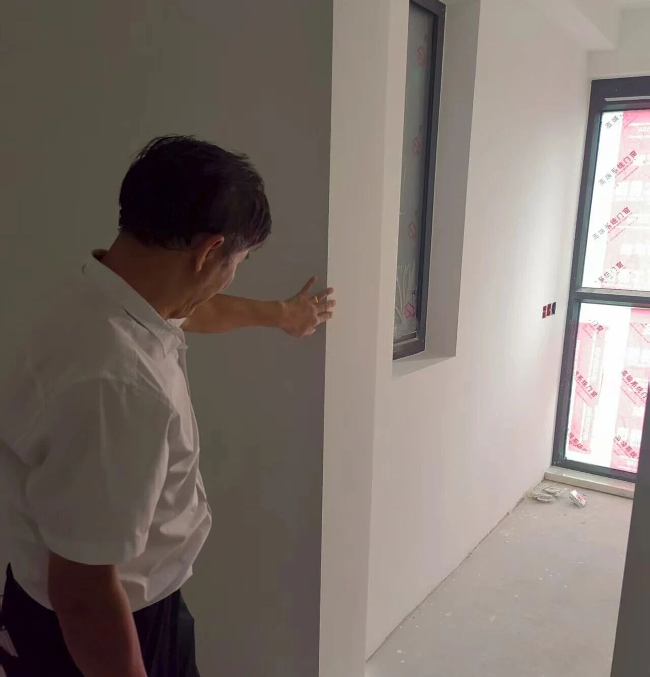 金九銀十裝修季｜南京紅牛裝飾工程總監(jiān)：工地巡檢無小事，嚴(yán)苛落實工藝標(biāo)準(zhǔn)！