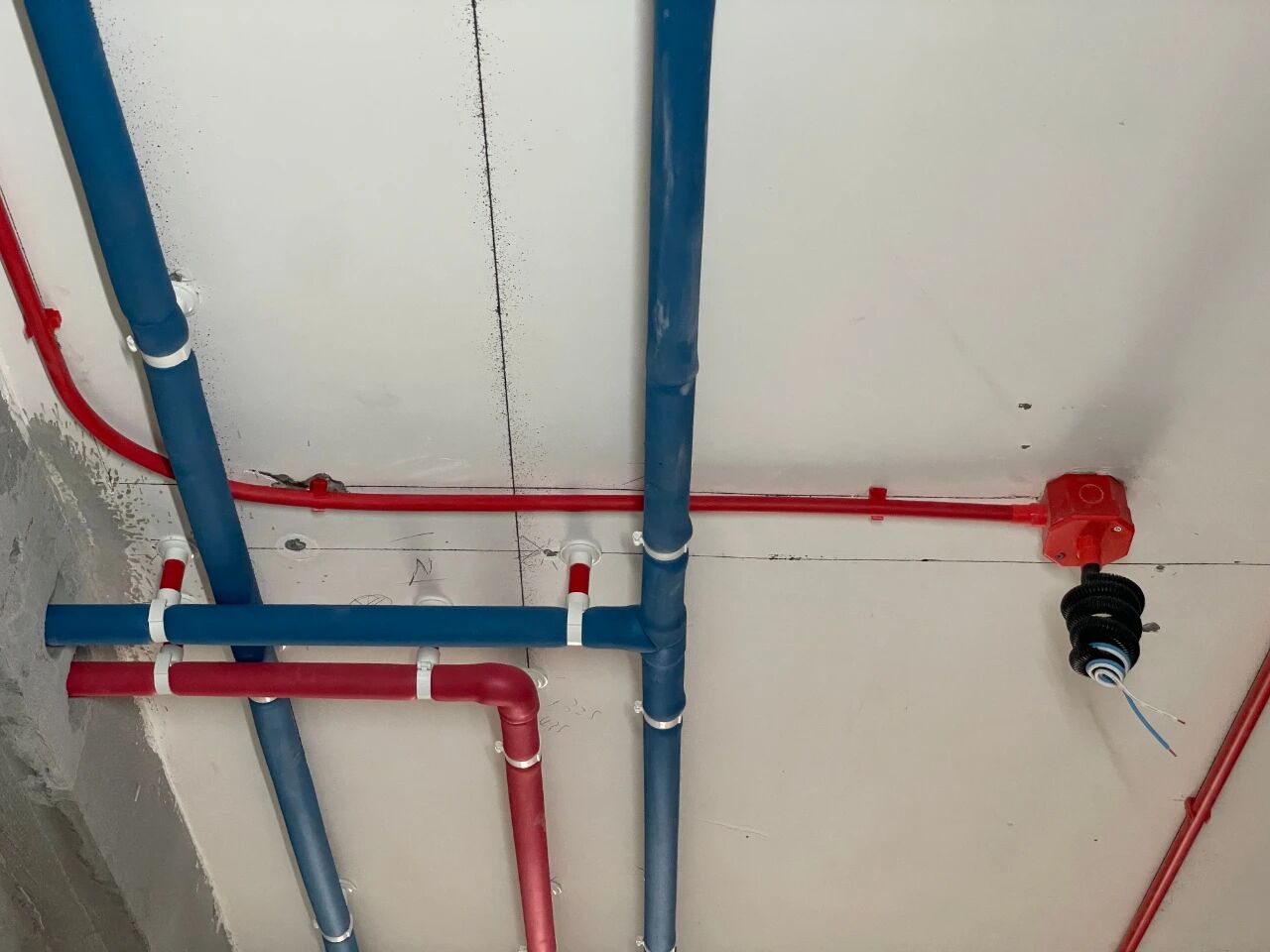 工地巡檢：雙節(jié)同慶，品質(zhì)同行，嚴(yán)把每一道工序，用心守護(hù)夢想家！