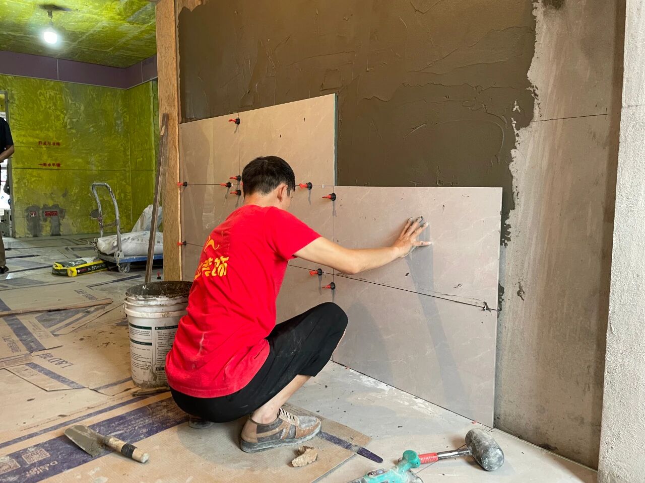 工地巡檢：雙節(jié)同慶，品質(zhì)同行，嚴(yán)把每一道工序，用心守護(hù)夢想家！