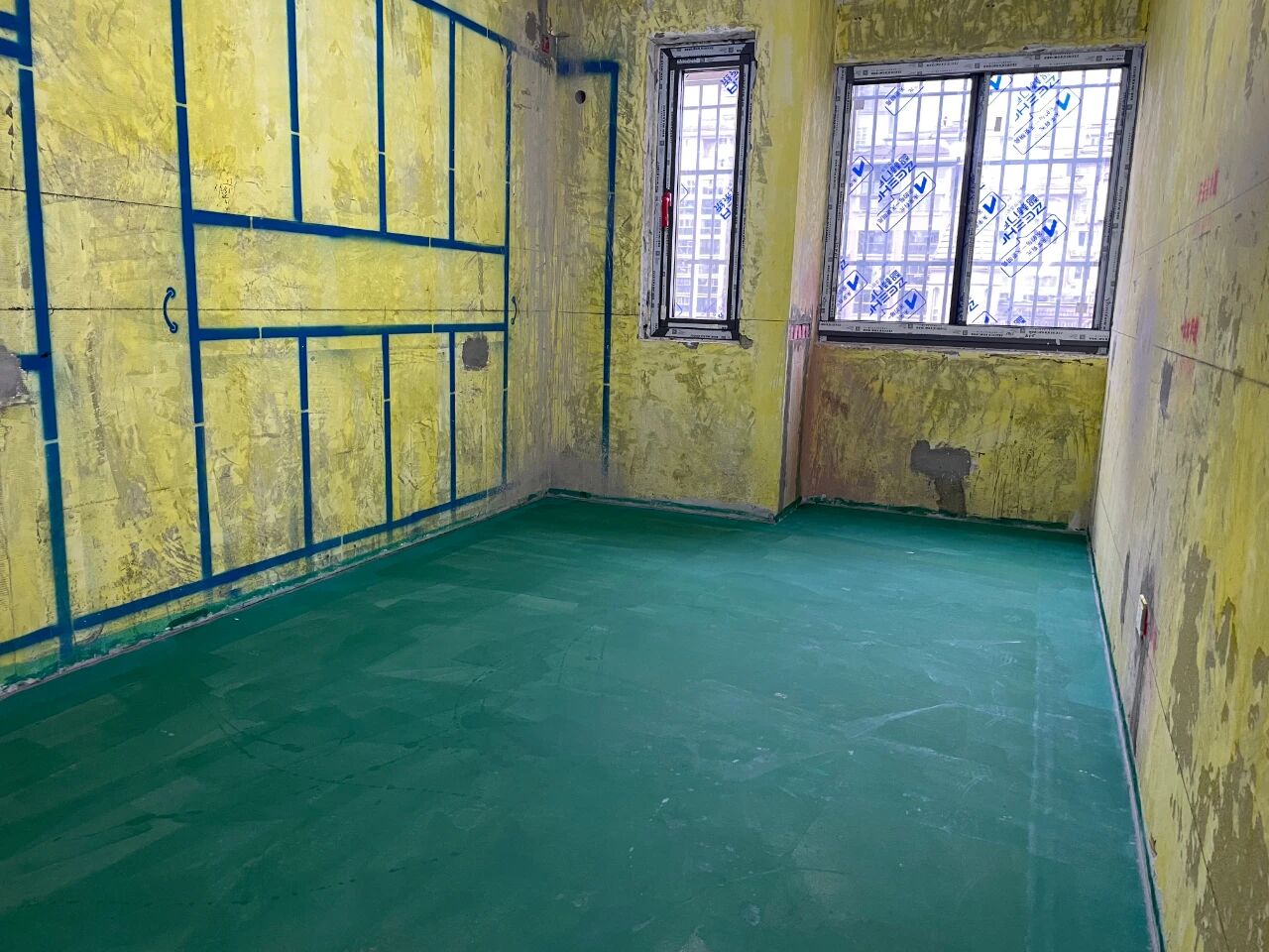 南京裝修公司紅牛裝飾工地突擊巡檢：一厘一毫堅(jiān)守品質(zhì)，一心一意守護(hù)新家！