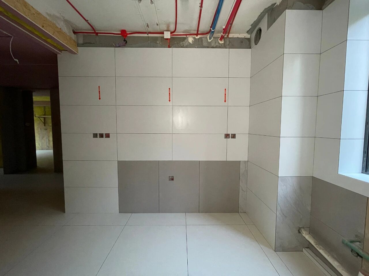 南京裝修公司紅牛裝飾工地突擊巡檢：一厘一毫堅守品質(zhì)，一心一意守護(hù)新家！