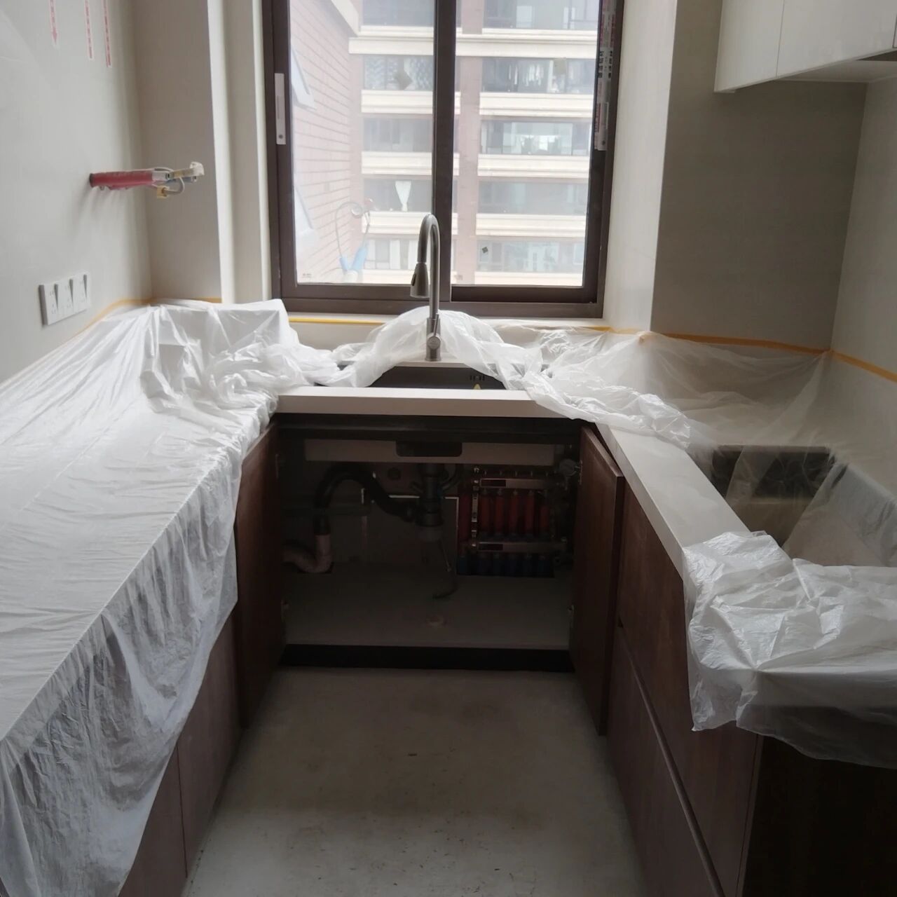 南京裝修公司紅牛裝飾工地突擊巡檢：一厘一毫堅守品質(zhì)，一心一意守護(hù)新家！