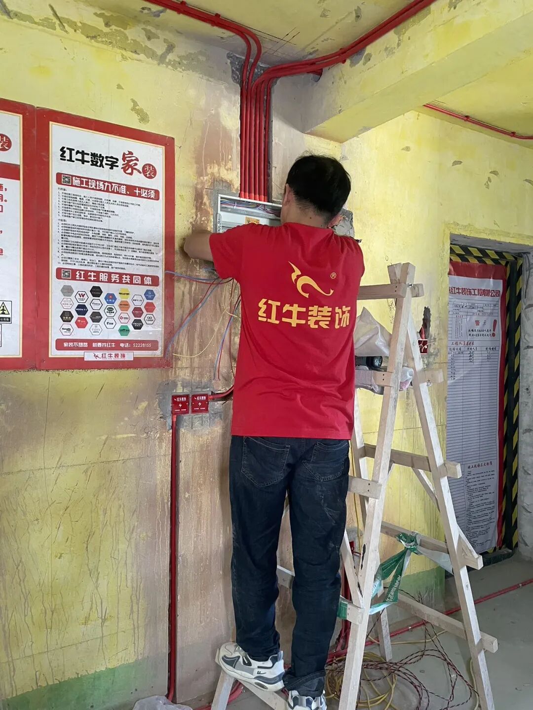 隱蔽工程不“隱蔽”！突擊水電施工現(xiàn)場，看得見的品質(zhì)與安心！